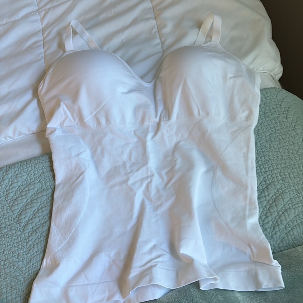 Underoutfit White Garment